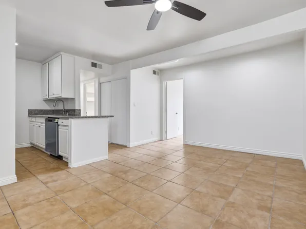 18620 Hatteras St, Tarzana, CA