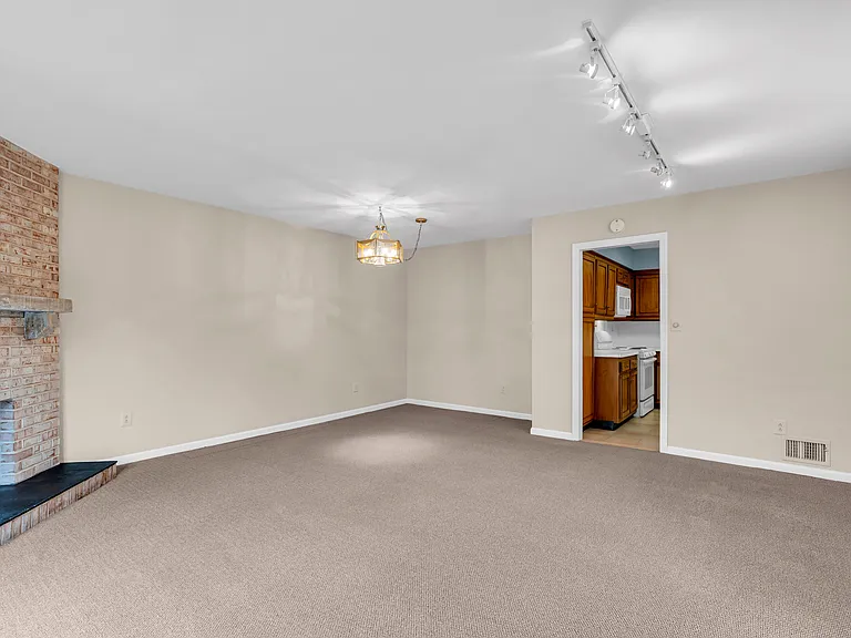 260 Prospect St #9 — Photo 13