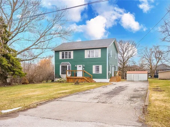 29 Quaker Rd, Welland, ON L3C 3G3