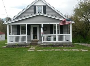 9 Vigne Rd, Coraopolis, PA 15108