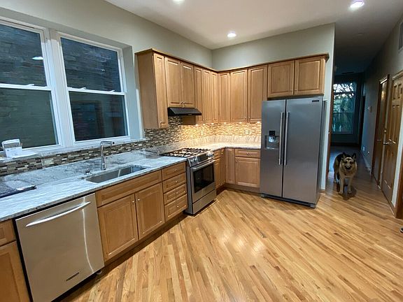 3rd image of 1909 N Sheffield Ave #3