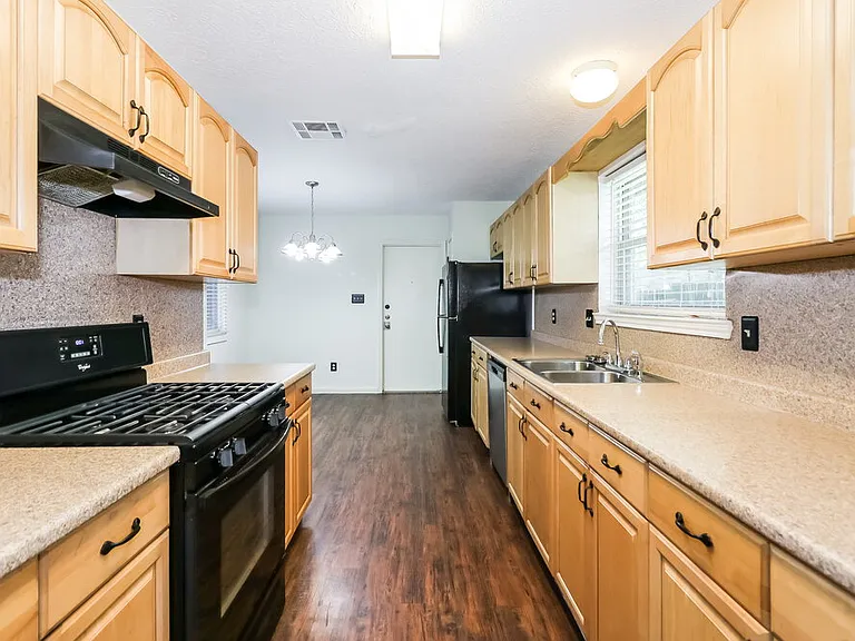 10810 Gusty Winds Ct — Photo 7