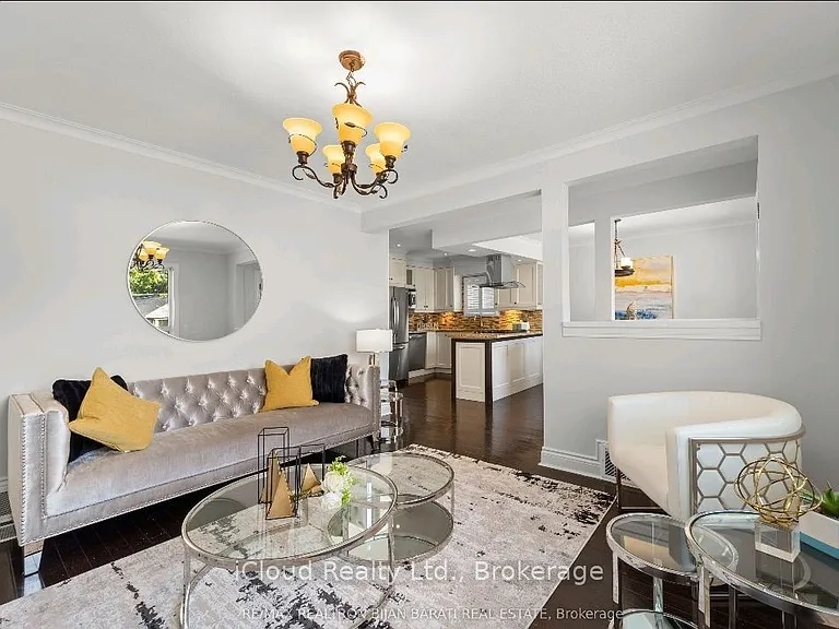 37 Collinson Blvd — Photo 12