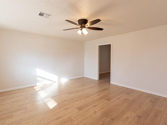 5th image of 908 E Schmid St