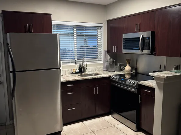 1001 NE 22nd Dr, Fort Lauderdale, FL 33305