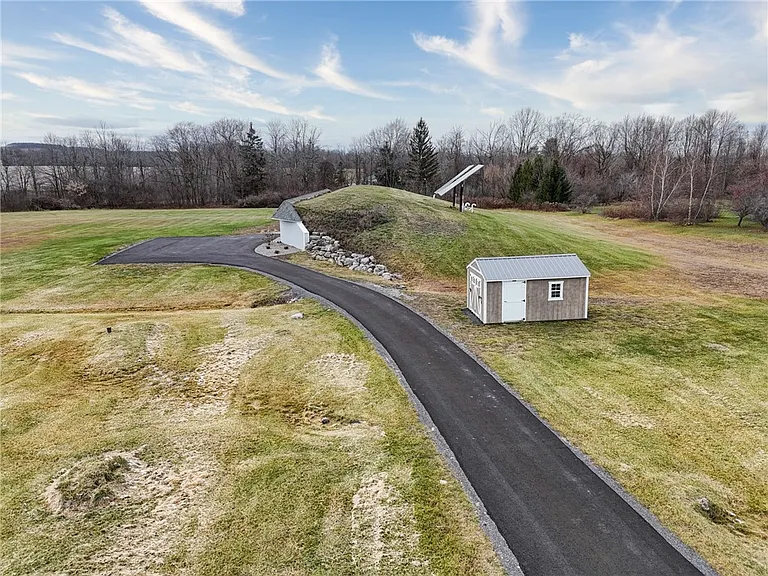 2654 Whalen Rd — Photo 8