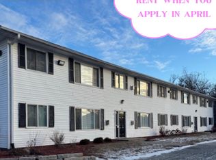 1611 Center Point Rd NE #6, Cedar Rapids, IA 52402