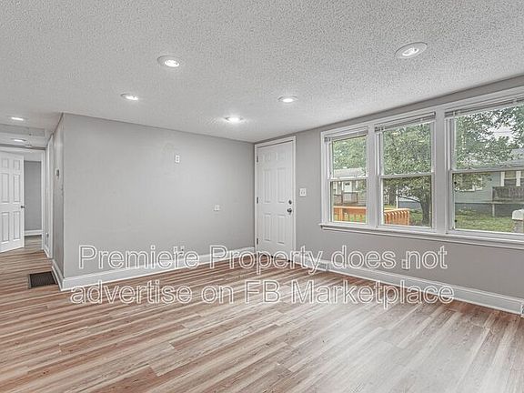 3rd image of 1749 Sinnott Cir