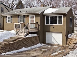 1525 Hazelwood St, Saint Paul, MN 55106
