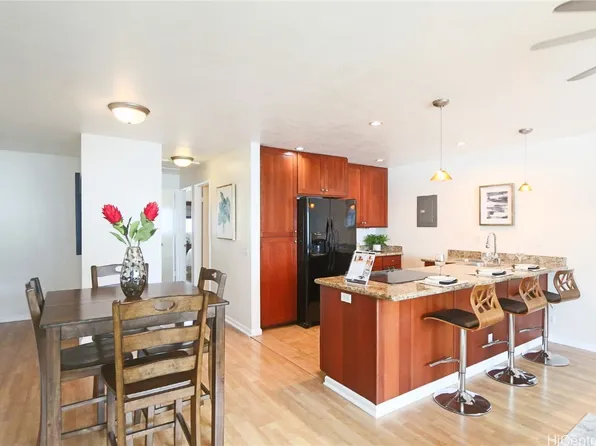 46-267 Kahuhipa St #E302, Kaneohe, HI 96744