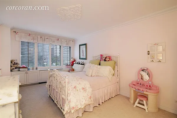 Sold by Corcoran | media 7