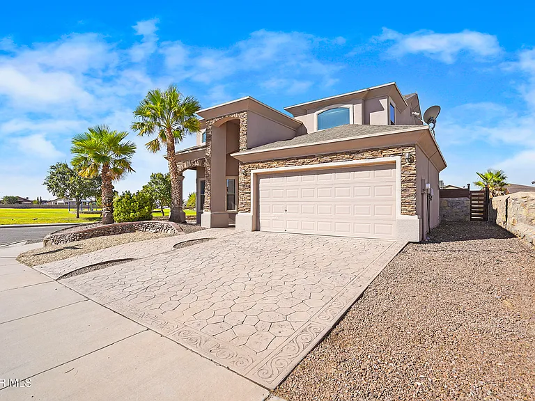 3261 Garden Point Dr — Photo 2