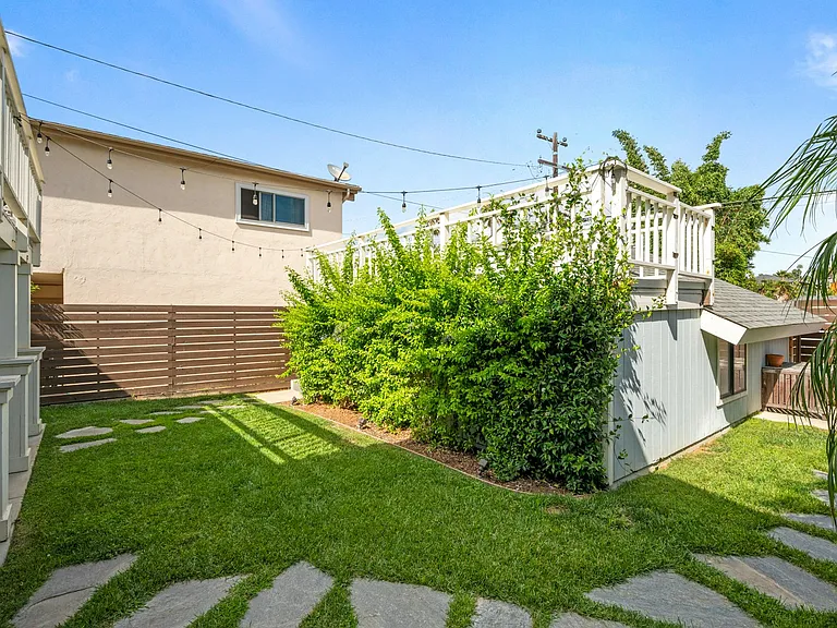305 Neptune Ave — Photo 51