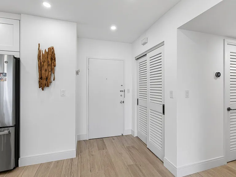 120 N Ocean Blvd #203 — Photo 4