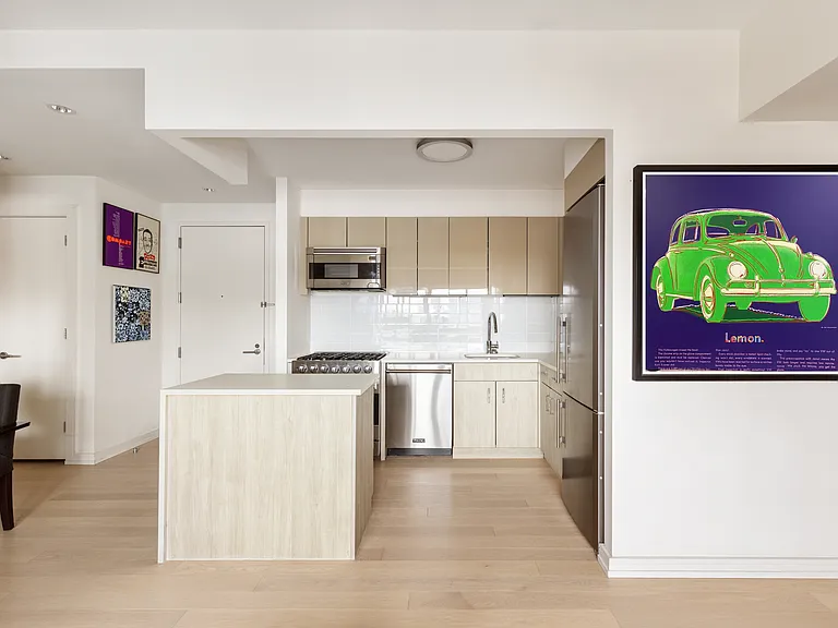 171 W 131st St #Penthouse 10 — Photo 4