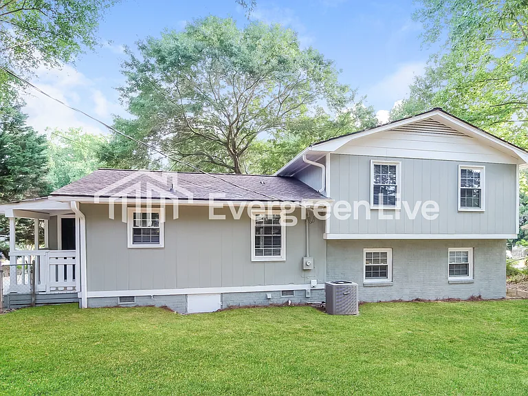 127 Ashdown Dr — Photo 13