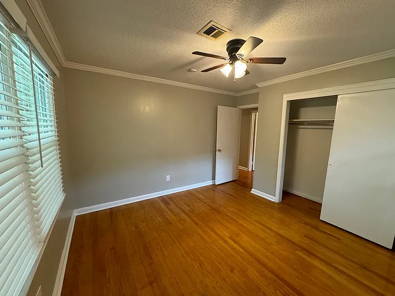 2434 Oxford Dr — Photo 26
