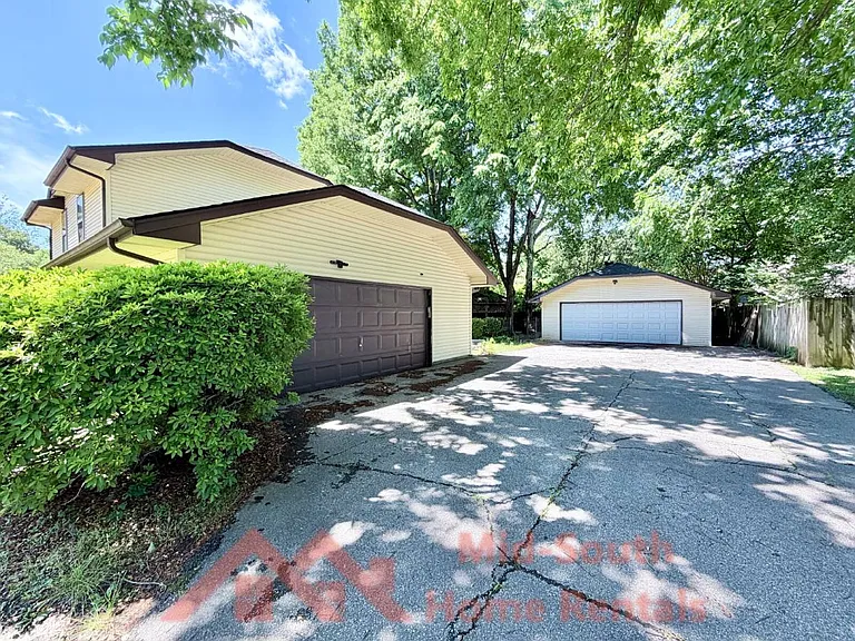 2373 W Monica Dr — Photo 3