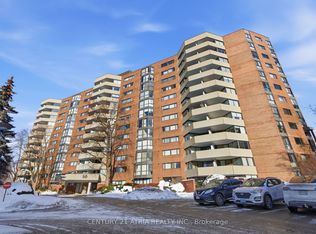 50 Baif Blvd #909, Richmond Hill, ON