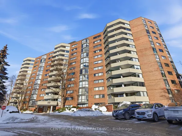 50 Baif Blvd #909, Richmond Hill, ON L4C 5L1