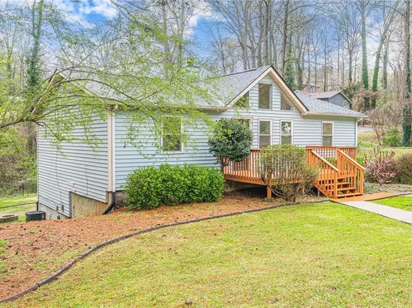 549 Pineland Cir SW, Mableton, GA 30126