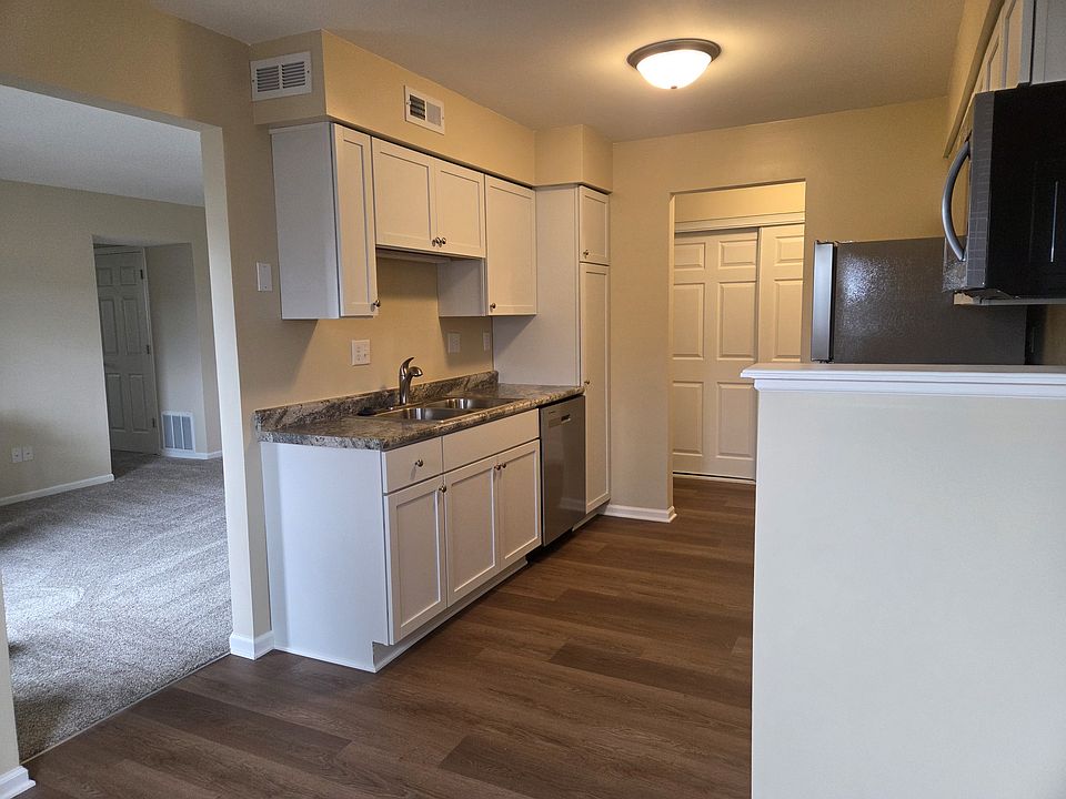 1st image of 3920 Mack Rd APT 109