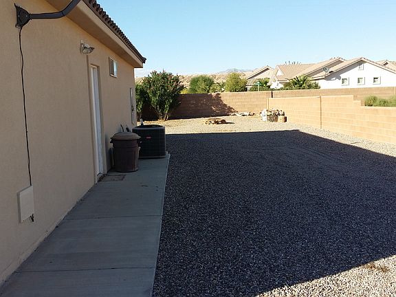  RV Parking w/hook ups