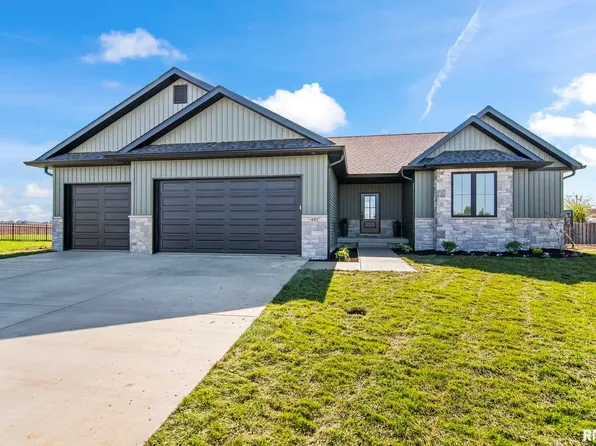 421 Sundown Ln, Chatham, IL 62629