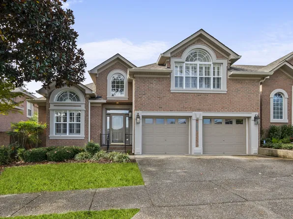 1032 Golf Club Cir W, Hendersonville, TN 37075