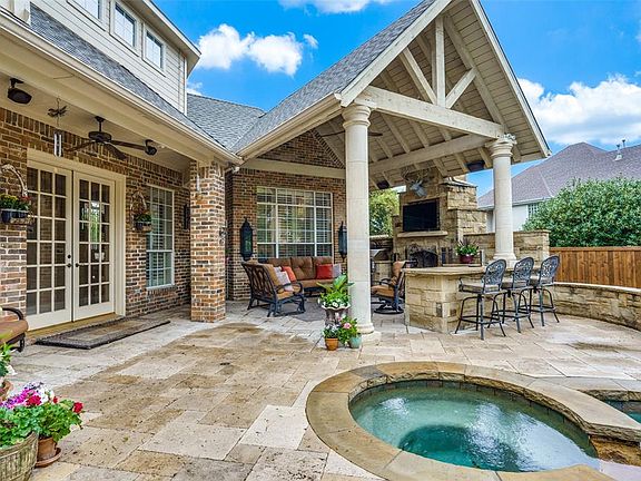 3rd image of 6401 Cypress Point Dr