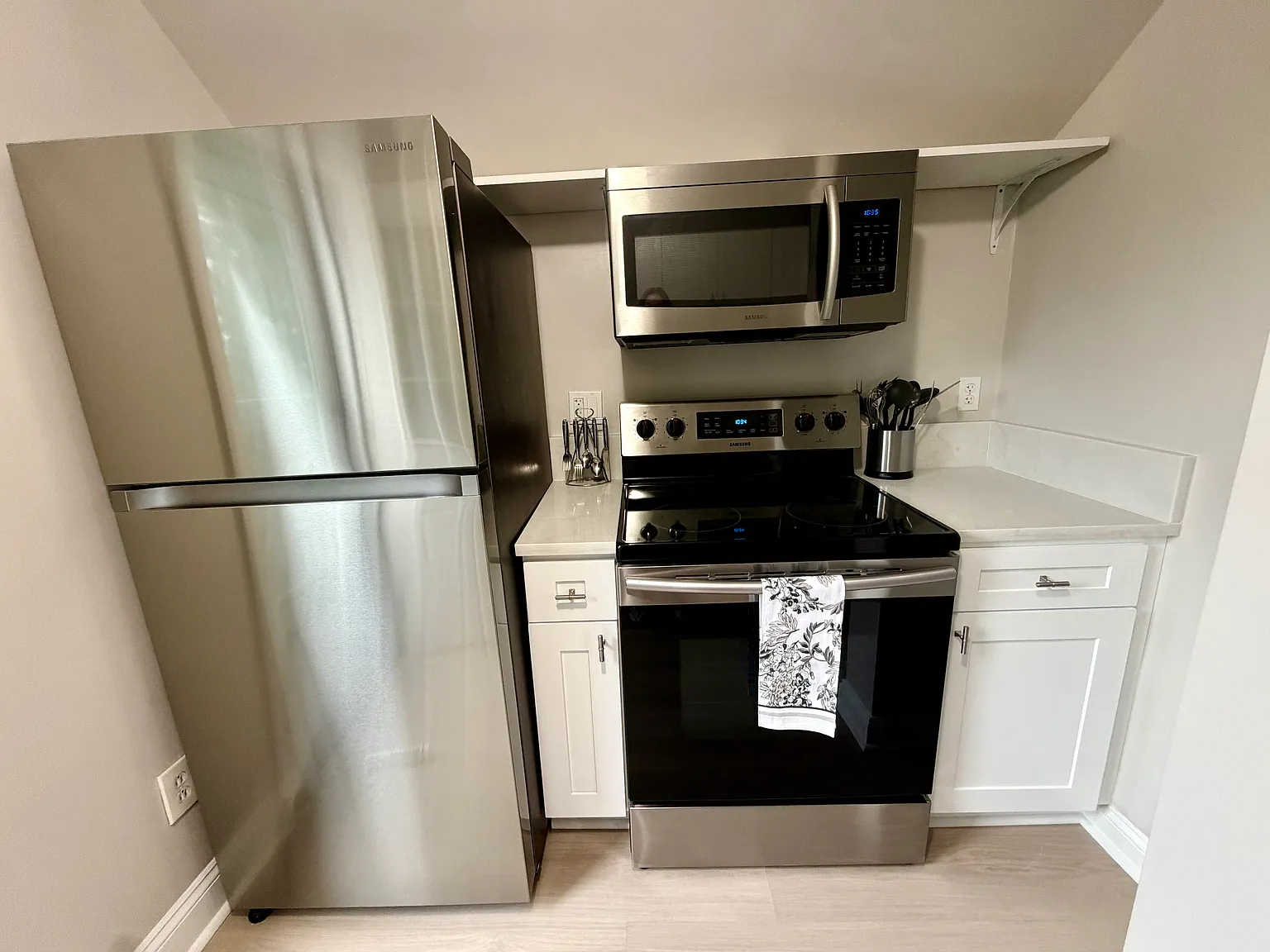 2 bed, 1000 sqft, $2,385 — Photo 4