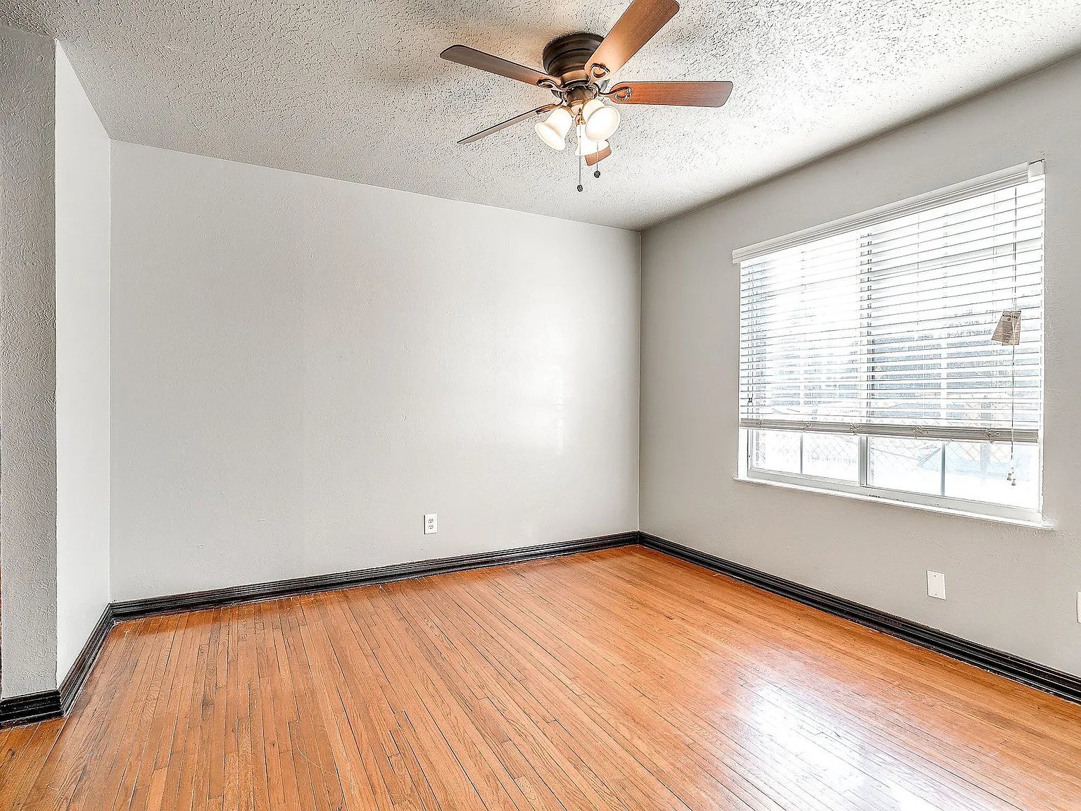 The Vintage Apartments — Photo 1