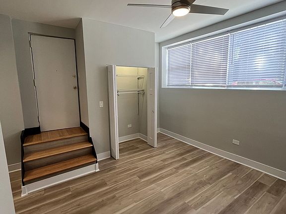 3rd image of 3927-29 N Southport Ave #3929