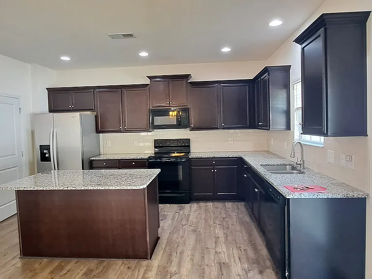 1527 Sergeant Ln — Photo 8
