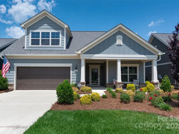 1006 Gradison Dr, Matthews, NC 28104