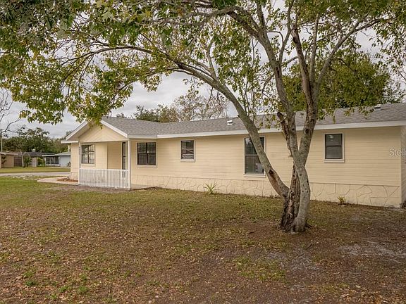 5th image of 4033 Berkshire Dr