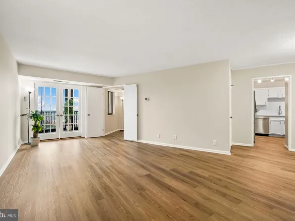 5901 Mount Eagle Dr APT 1403, Alexandria, VA 22303