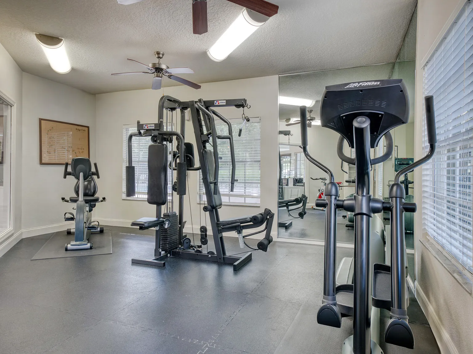 Ridge Club Apartments — Photo 2