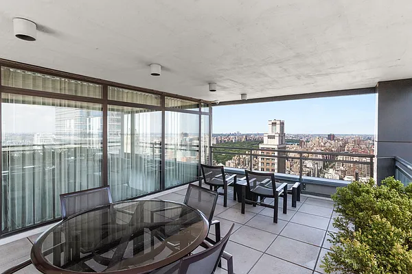 Sold by Sotheby's International Realty | media 28