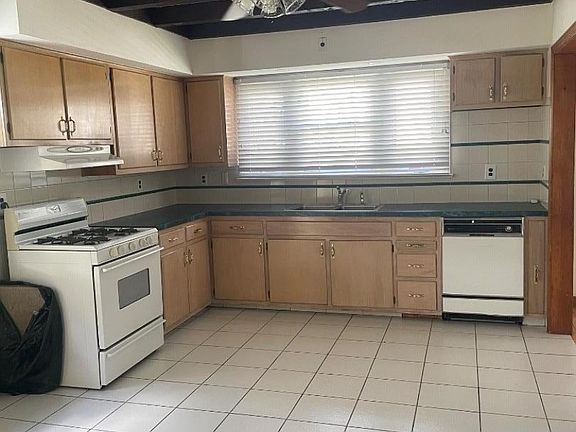 5th image of 20 Annette Ave #2