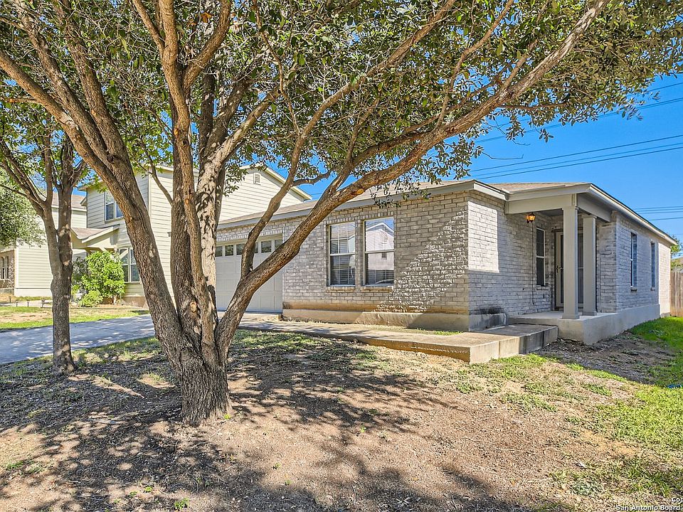 1st image of 330 SPRUCE BREEZE