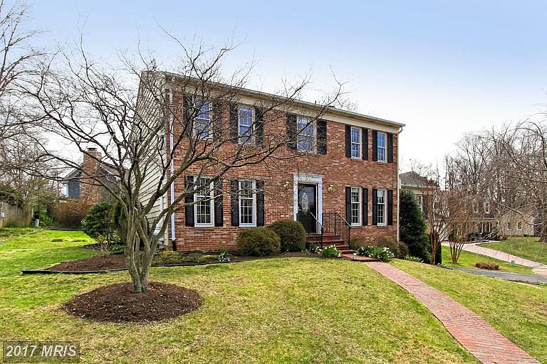 1st image of 604 Sideling Ct NE