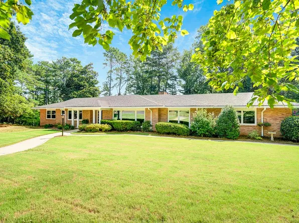 811 Atkinson Dr, Dalton, GA 30720