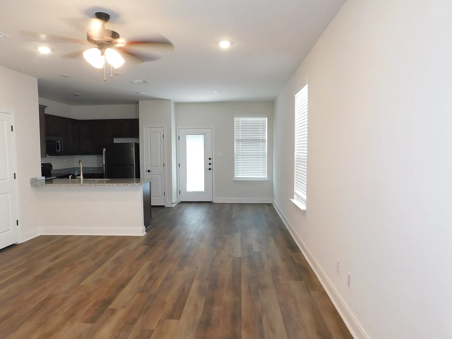 13710 Enzo Gate — Photo 2