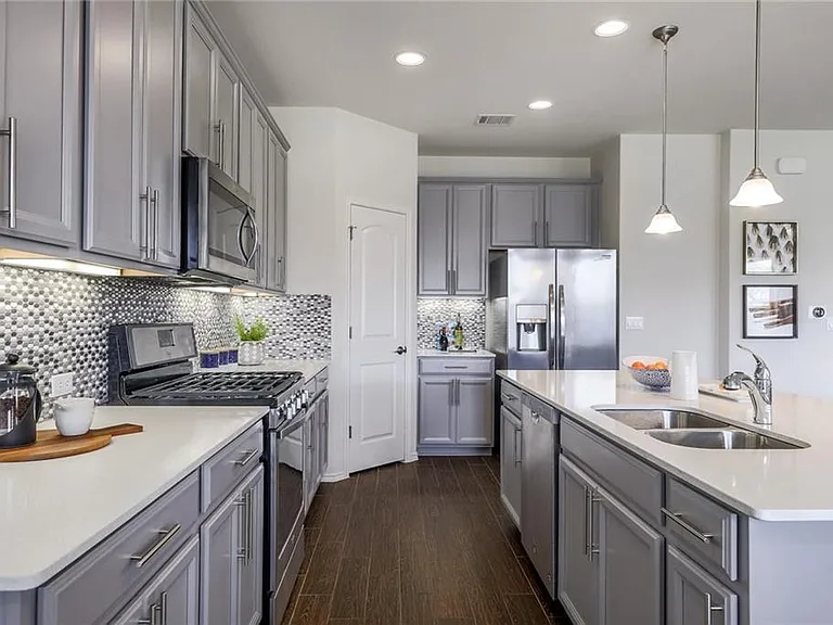 14004 Osmarea Dr — Photo 7