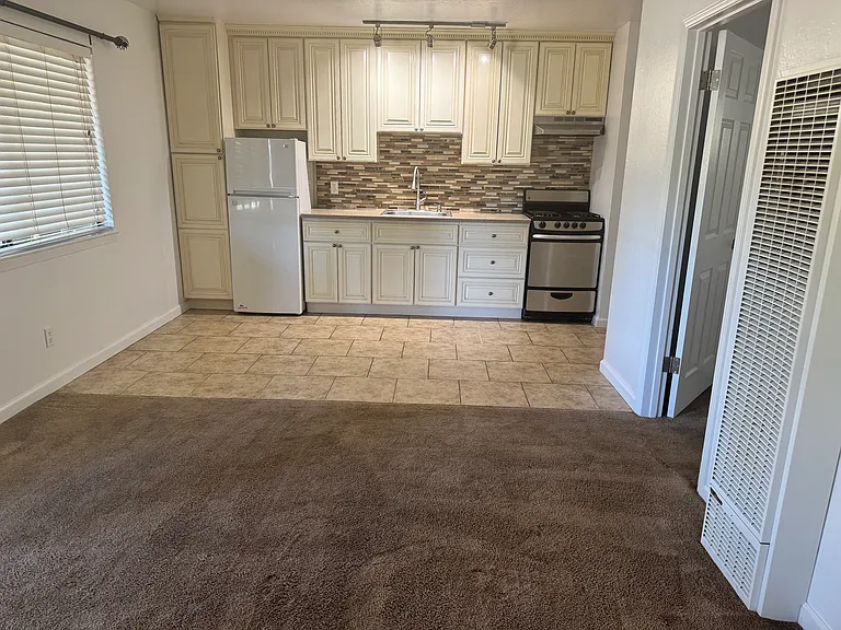 3997 Manzanita Ave #4A — Photo 2