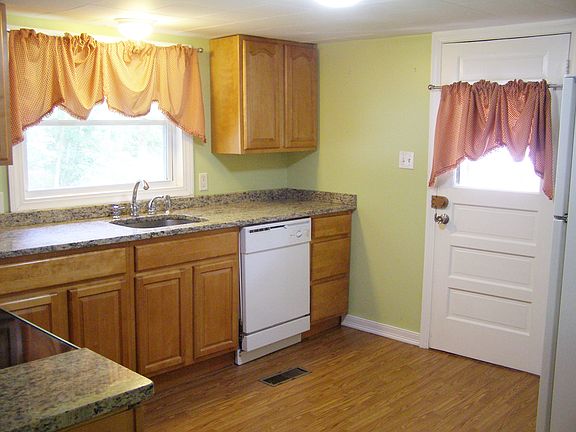 2nd image of 434 Leicester St