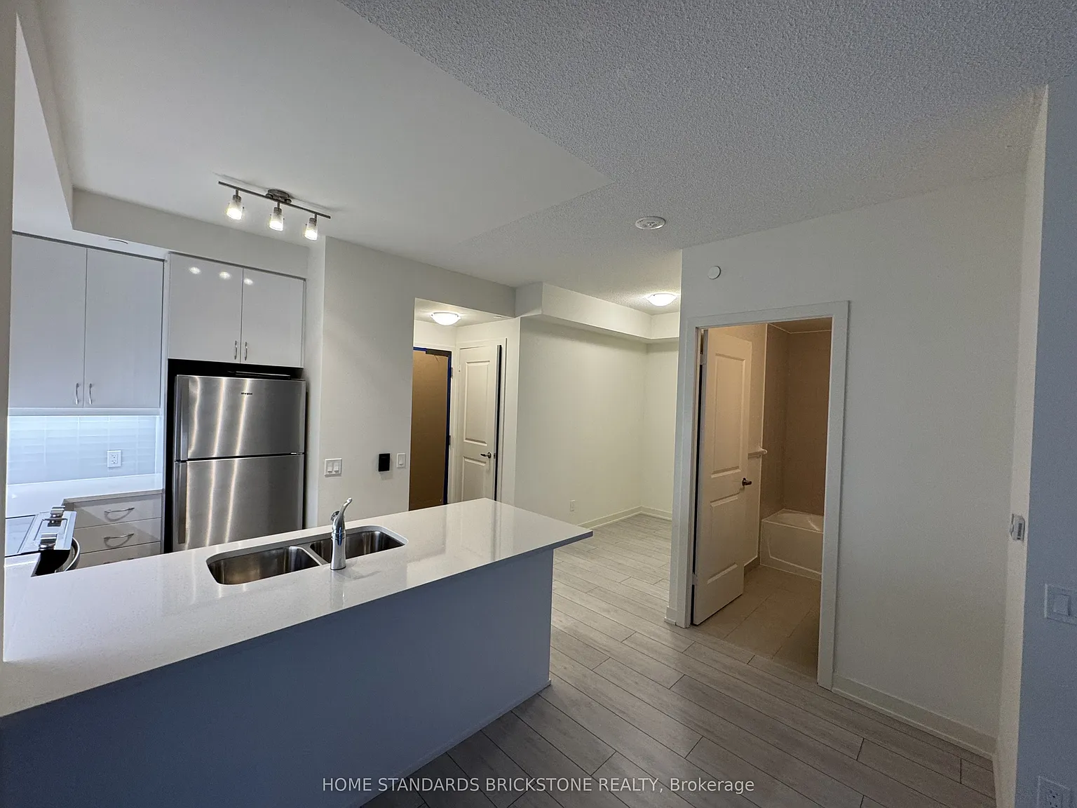 2 bed, $2,550 — Photo 4