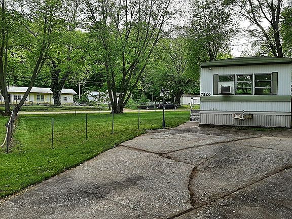 3rd image of 7326 N Lilac Dr