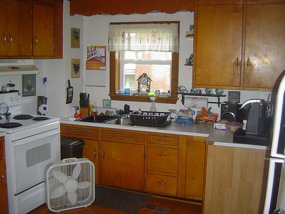 4th image of 400 King St